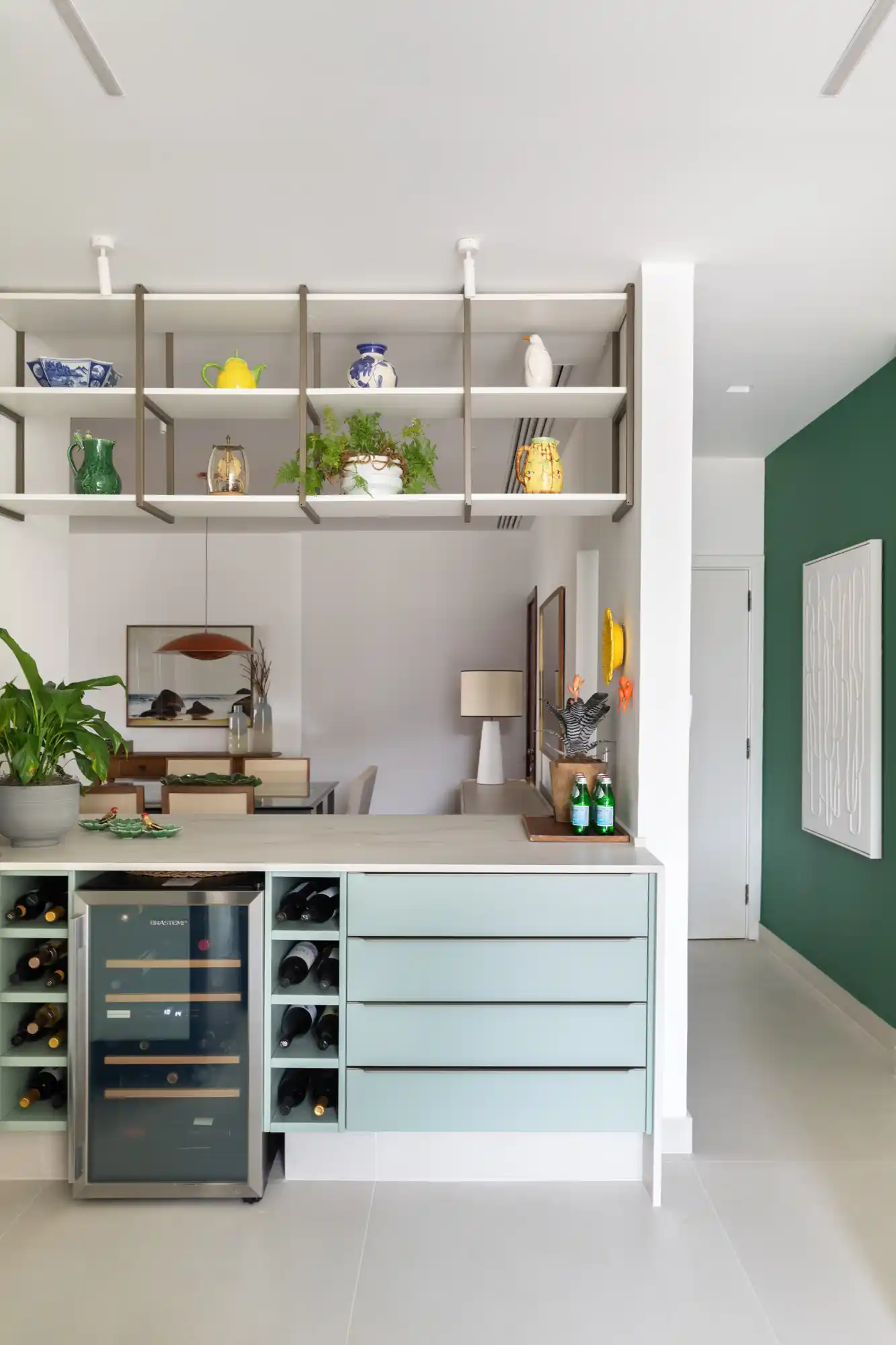 erros comuns ao instalar prateleiras de cozinha