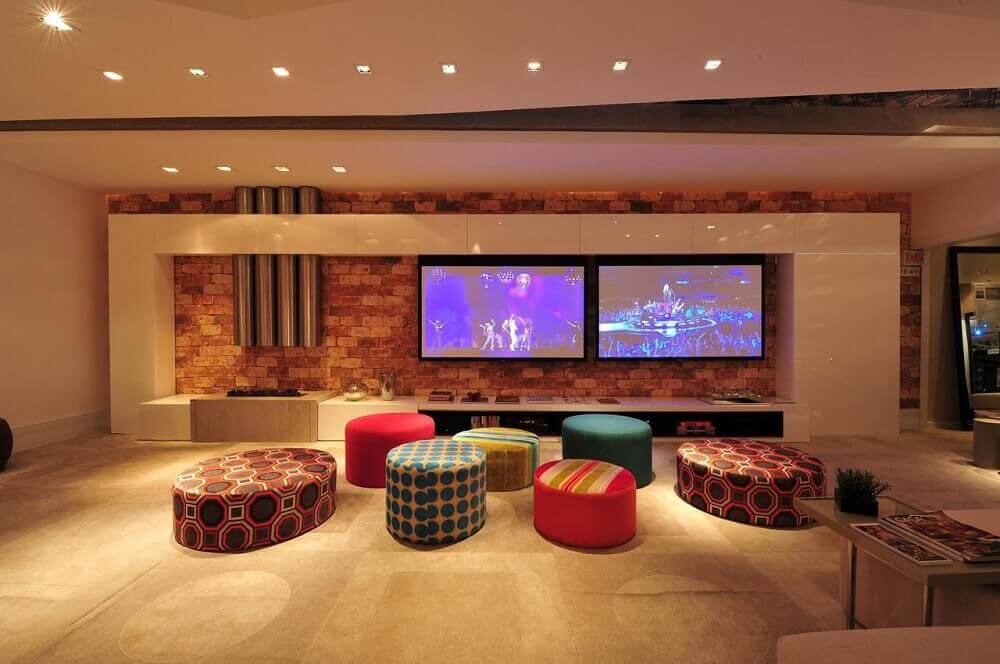 Decoração com puffs: dicas para todos os estilos