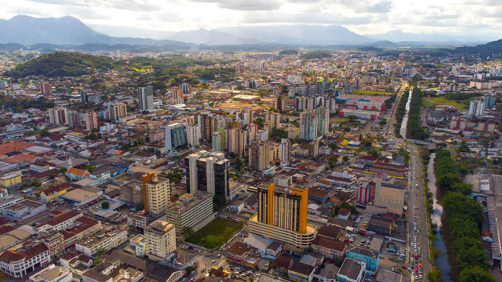 Investimento imobiliário em Joinville: Onde comprar em 2024/2025