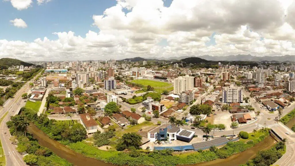 Melhores escolas e lazer nos bairros de alto padrão em Joinville