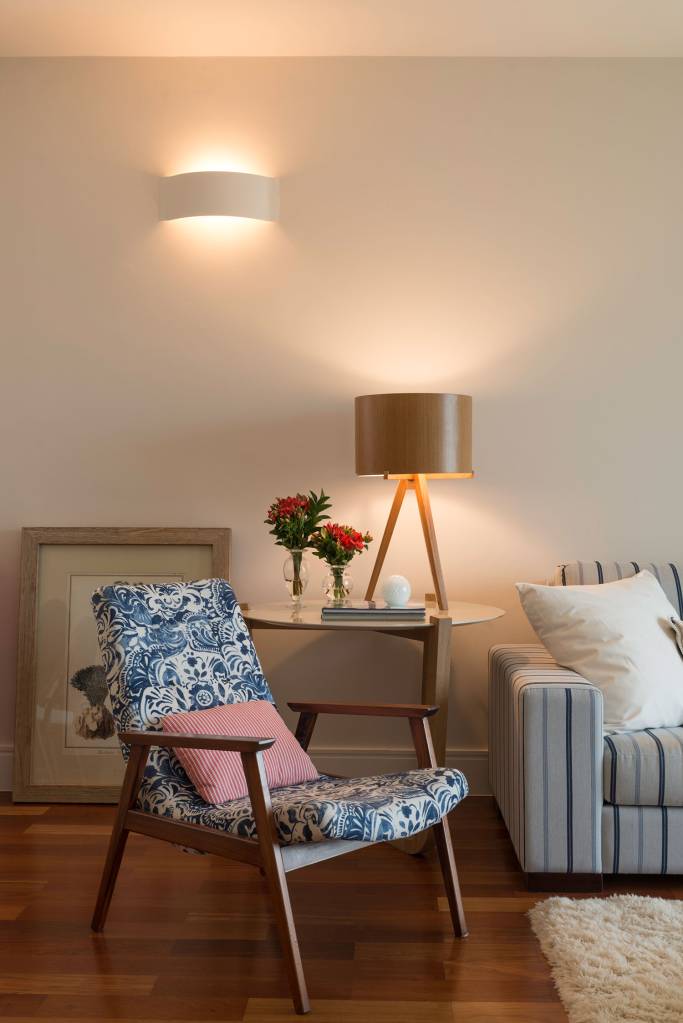 qual e a diferenca entre abajur e luminaria