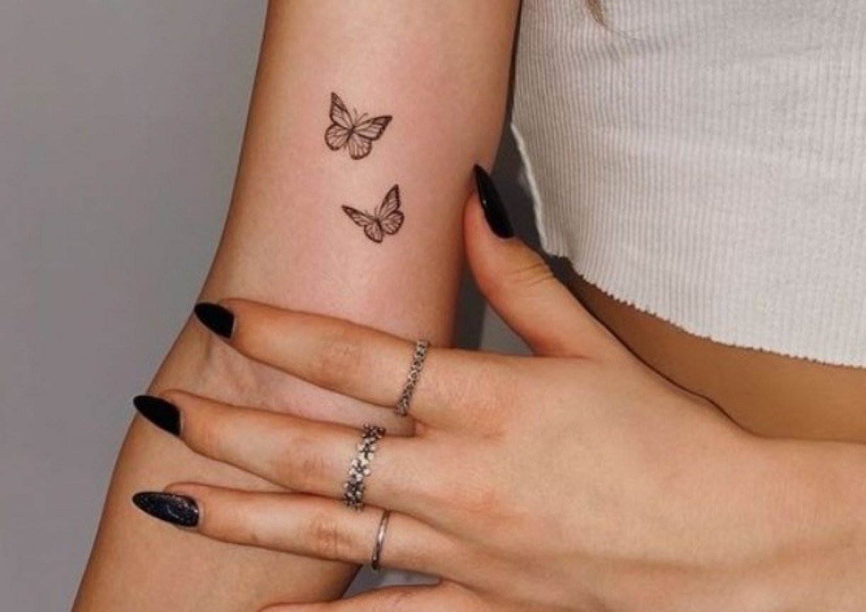 Descubra o Verdadeiro Significado da Tatuagem de Borboleta: Além da Beleza; Tatuagem de Borboleta: Um Guia Completo sobre Seus Significados e Estilos; Desvendando as Cores da Borboleta: O Que Cada Tatuagem Significa?; Mitos e Verdades: A Tatuagem de Borboleta é Realmente uma 'Red Flag'?; Inspirações de Tatuagem de Borboleta: Do Fineline ao Blackwork