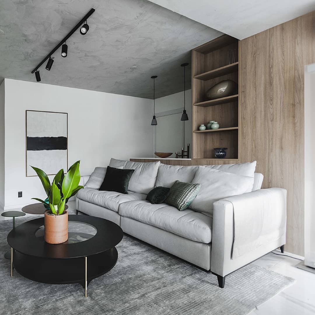 tapete aconchegante para sofá cinza