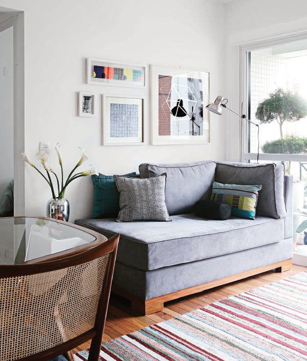 qual tapete usar com sofá cinza