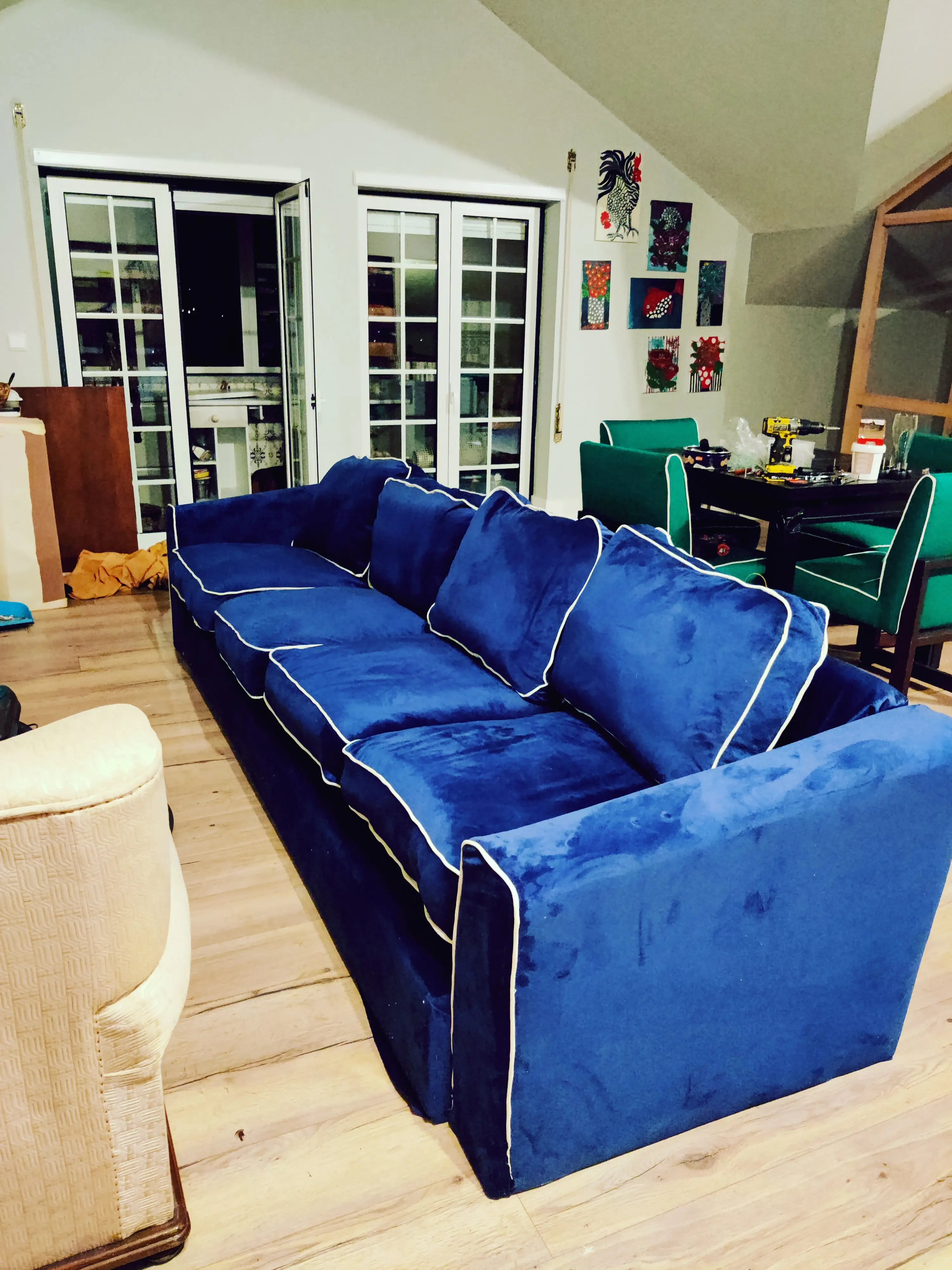 quanto tecido para forrar sofa 3 lugares