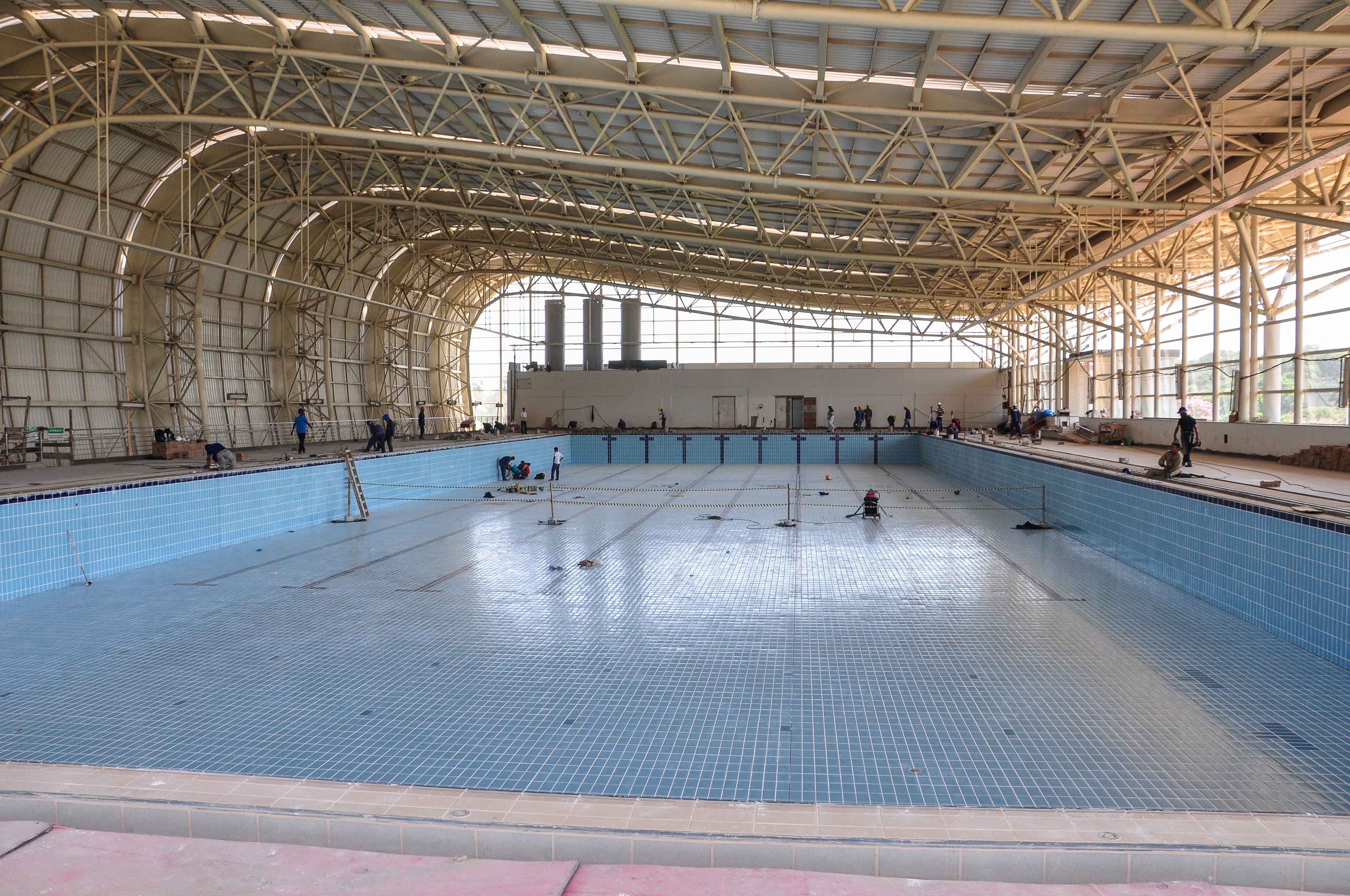 dimensões exatas piscina olímpica oficial