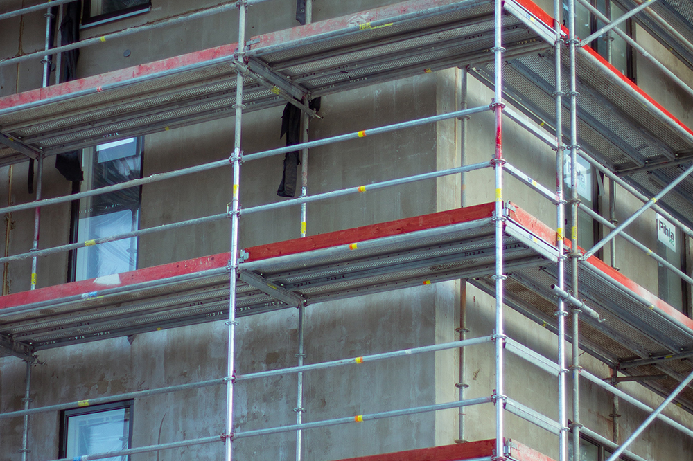 Dicas para Garantir a Estabilidade e Segurança do Andaime na Obra