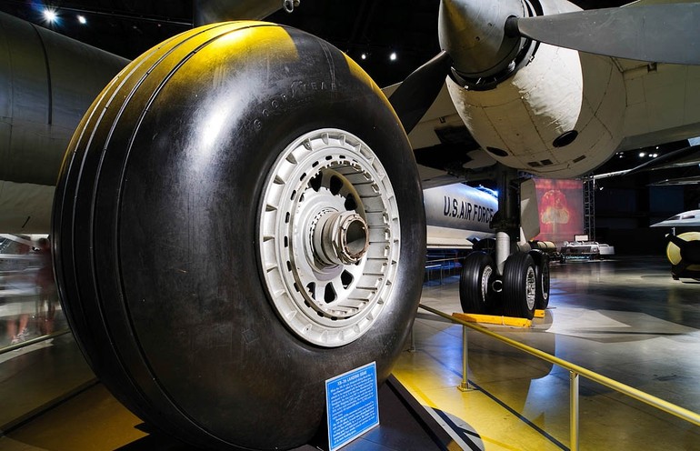 Recauchutagem de Pneus de Avião: Quantas Vezes é Possível?