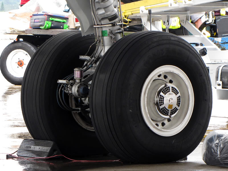 Por Que Pneus de Avião São Inflados com Nitrogênio?