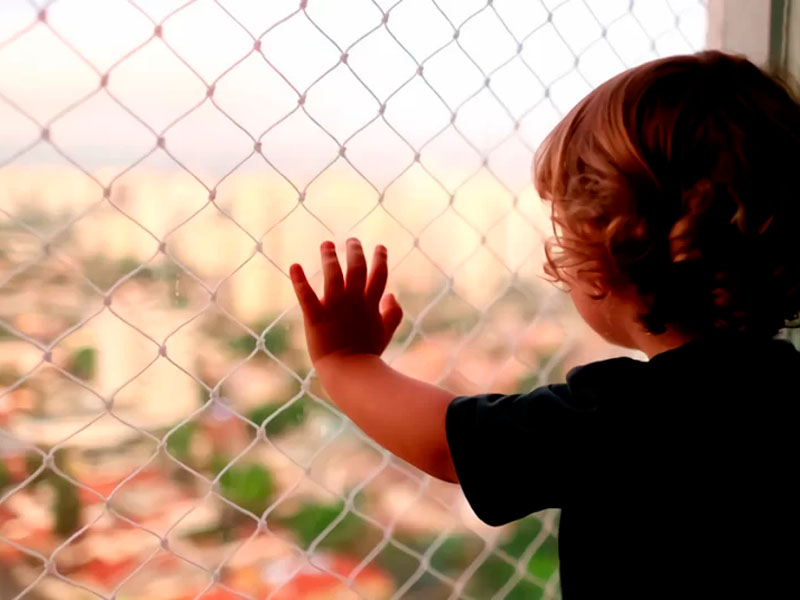 Polietileno vs. Poliamida: Qual o Melhor Material para Sua Rede de Proteção?