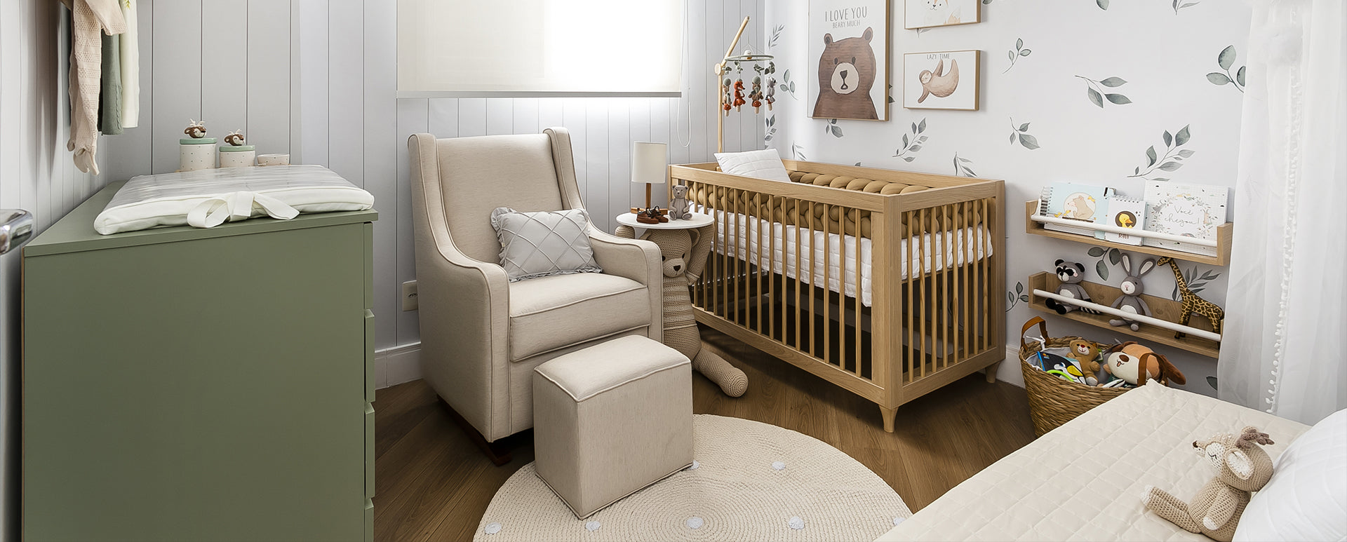 organização quarto de bebê pequeno