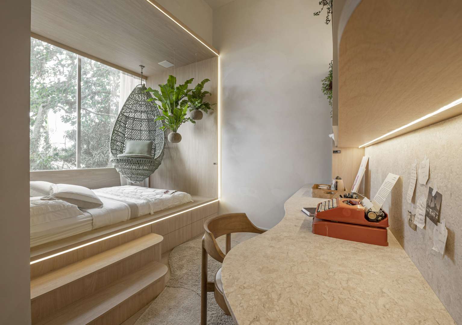 quarto de hospedes com escritorio