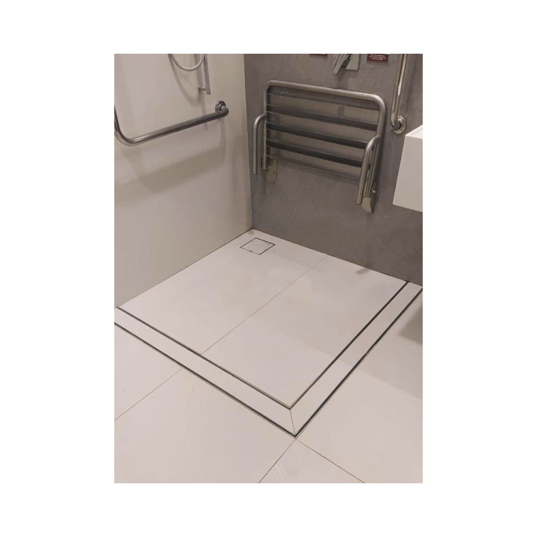 O impacto do ralo oculto na estética do banheiro