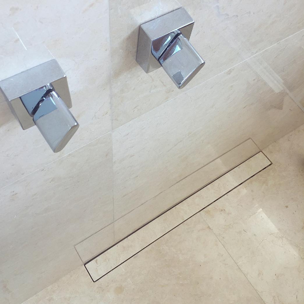 Ralo oculto vs. ralo tradicional: qual escolher?