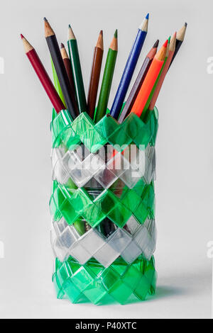 Transforme sua Casa: Ideias de Organização com Garrafas PET