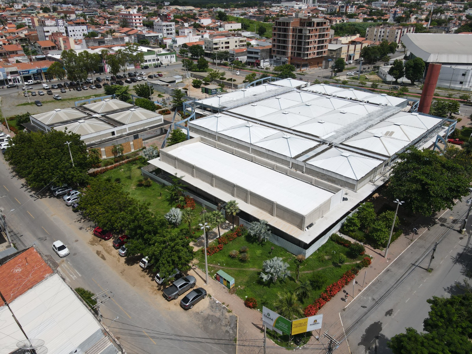 Sustentabilidade em Centros de Convenções: Guia para Certificação LEED e BREEAM