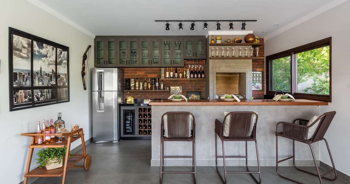 reforma de cozinha americana com balcao e banquetas altas