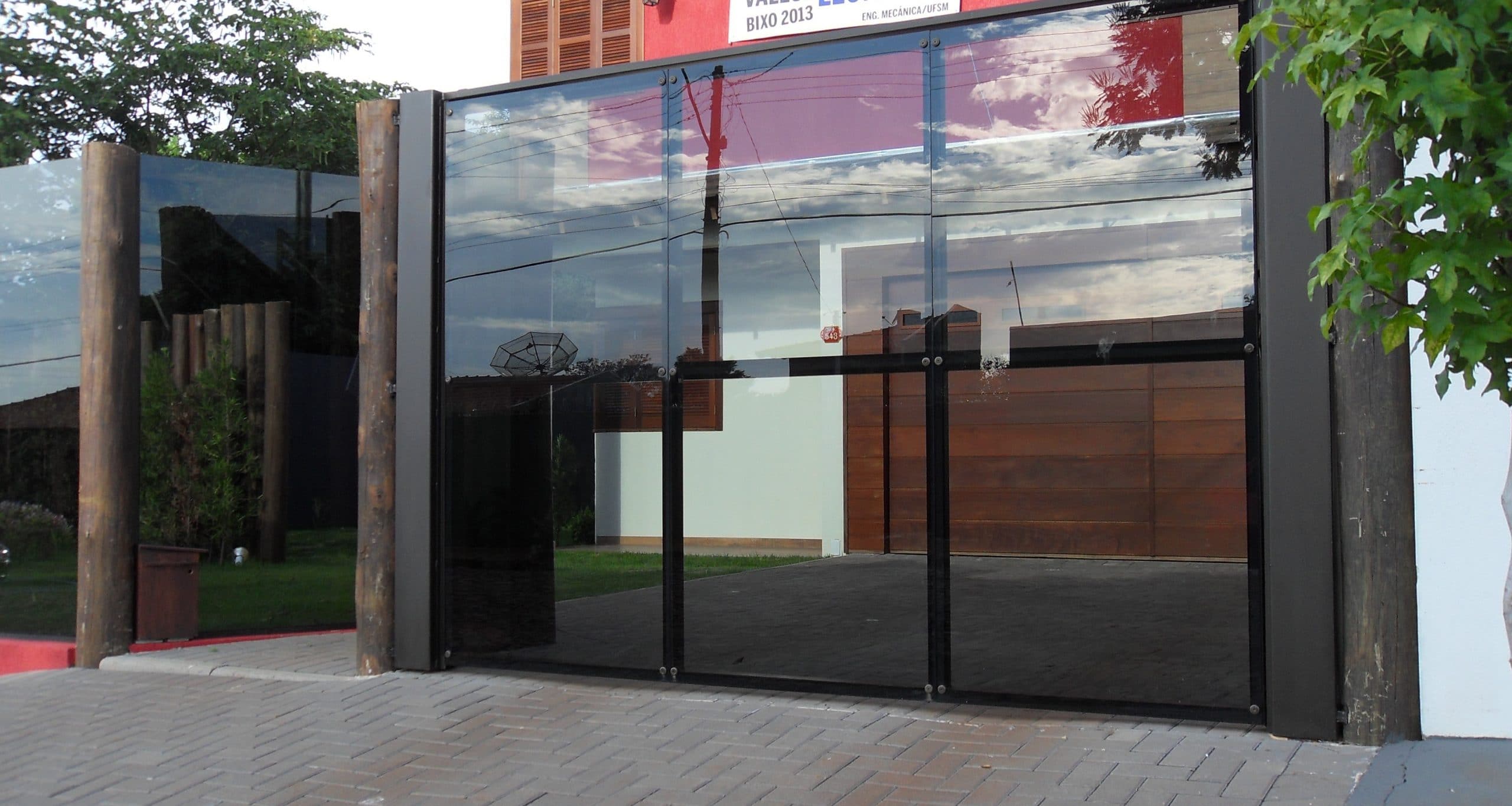 quanto custa um metro de muro de vidro instalado