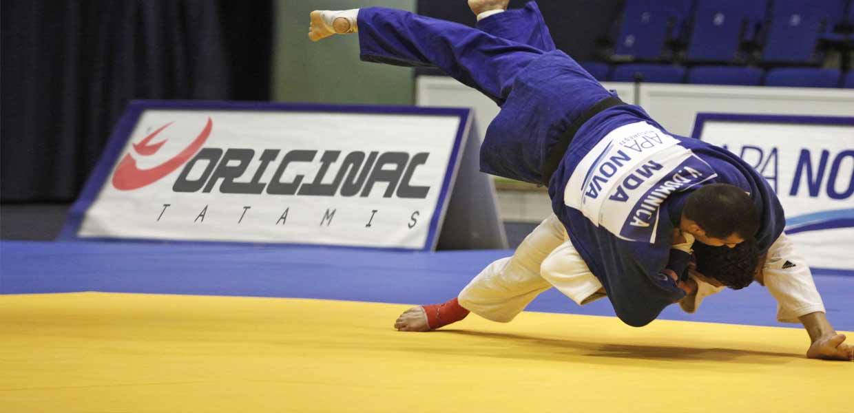 DIY: Reformando seu Tatame com Lona e Raspa de Pneu - Passo a Passo