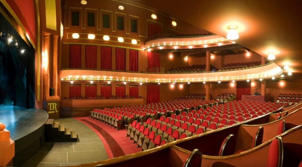 acústica teatral e níveis de decibéis