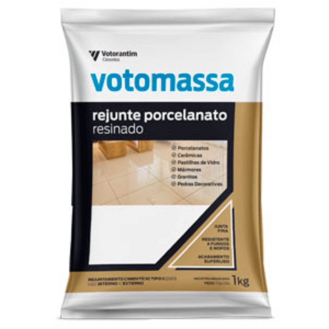 aplicação de rejunte cimentício em área externa