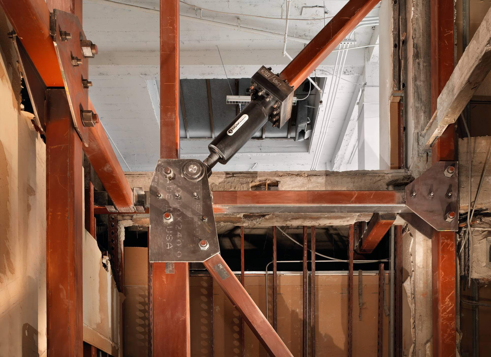 Guia Completo sobre Retrofit Industrial: Aumentando a Produtividade