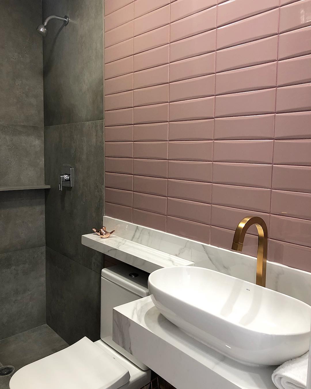 Combinações de revestimento Metro White com outros materiais