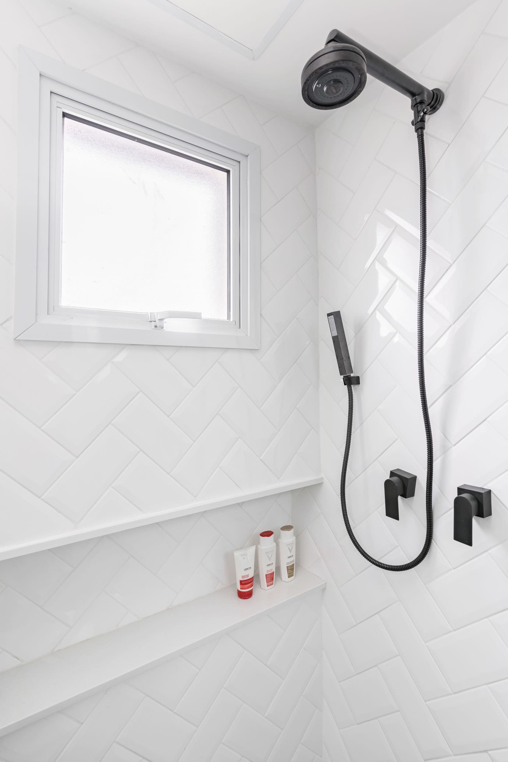 Combinações de revestimento Metro White com outros materiais