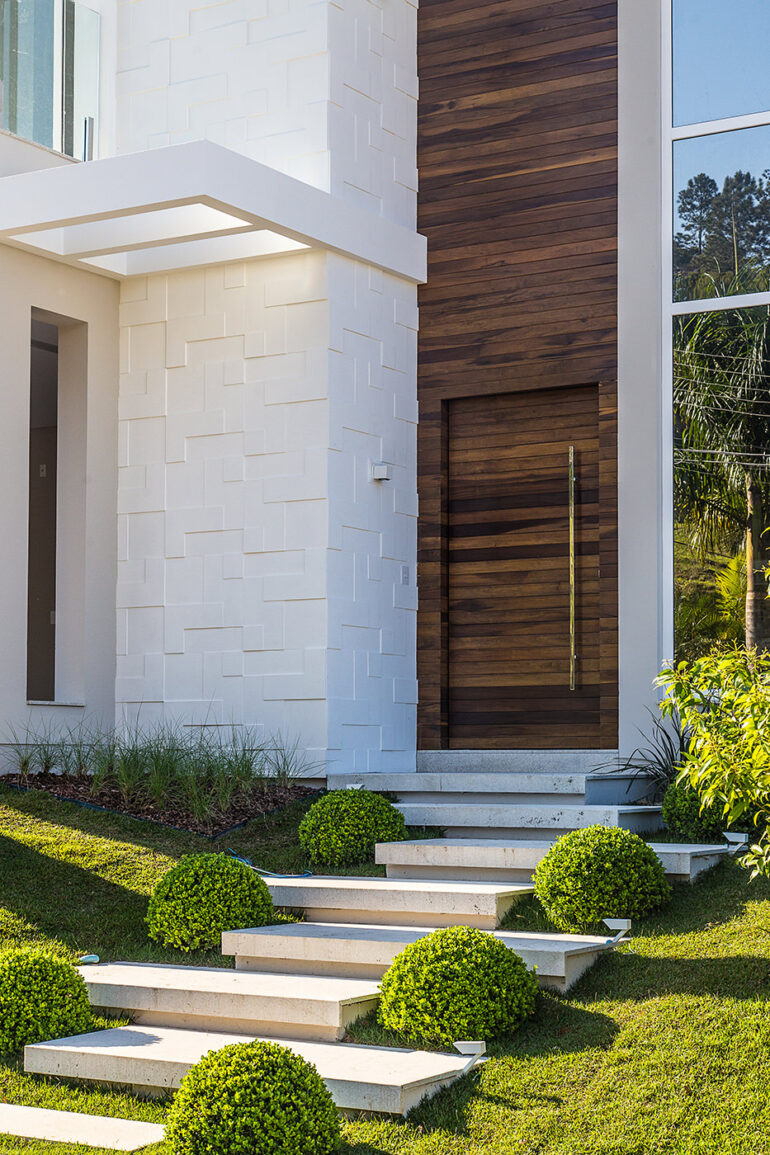 Texturas e Tintas: Soluções Econômicas para Renovar a Fachada