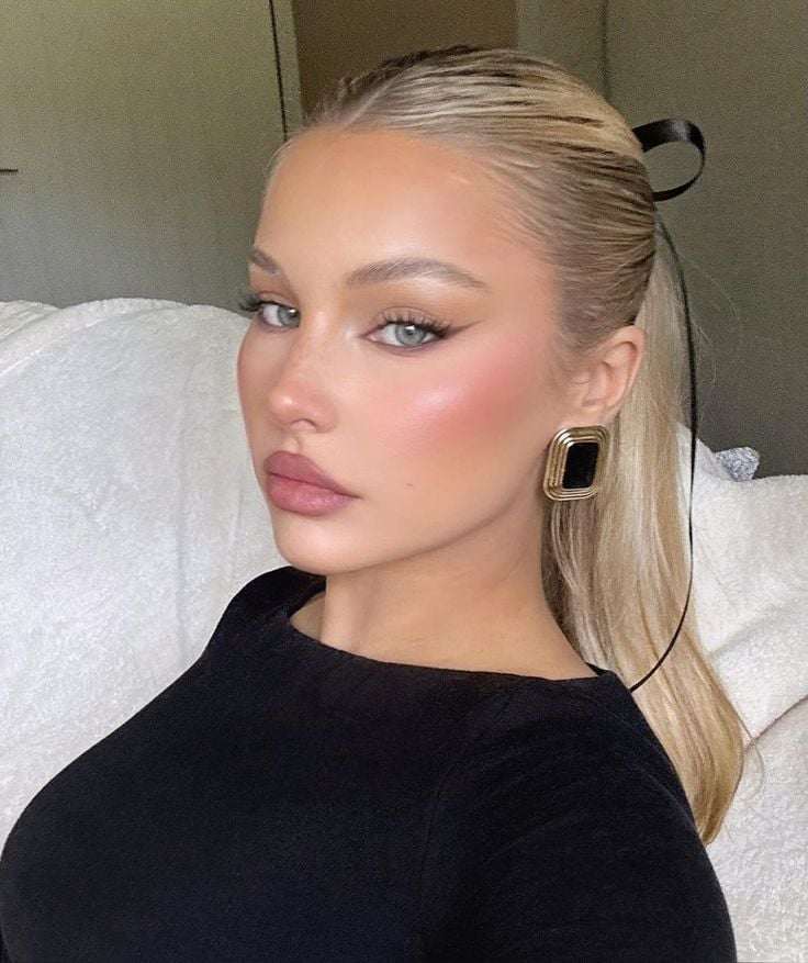 rosa para olhos verdes