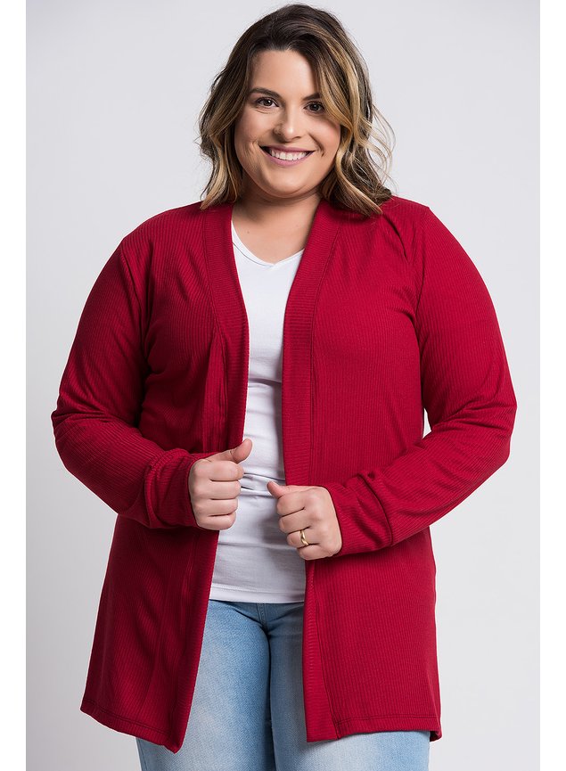 cardigã de tricô com saia de cetim