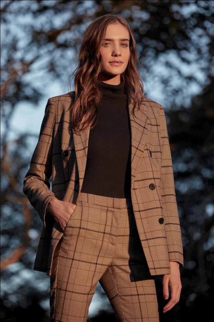 Guia Completo: Como Montar um Guarda-Roupa Cápsula com Cores Neutras