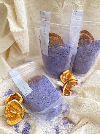 Aromaterapia no Banho: Os Melhores Óleos Essenciais para Sais de Banho