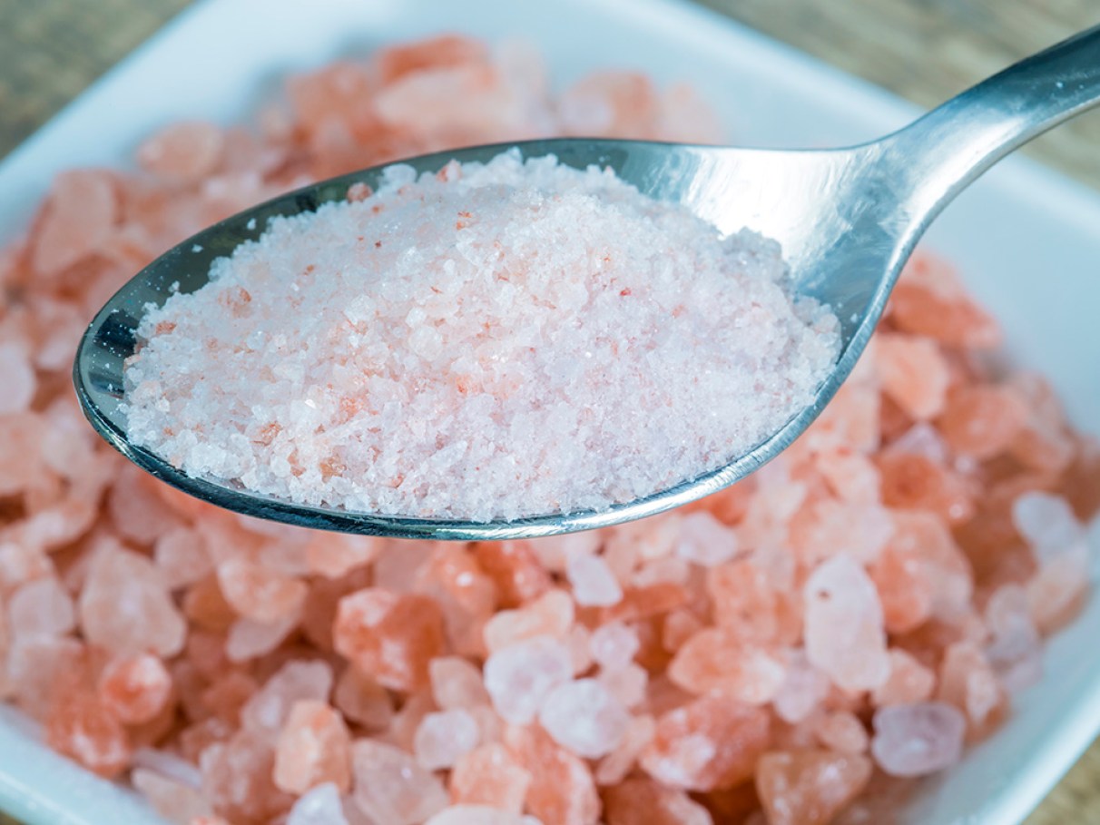 Sal Rosa do Himalaia: Mitos e Verdades que Você Precisa Saber; Como Identificar Sal Rosa do Himalaia Falso: Dicas Essenciais; Sal Rosa do Himalaia na Culinária: Usos e Receitas Gourmet; Sal Rosa vs. Sal Comum: Qual a Real Diferença Nutricional?; Anvisa e o Sal Rosa: O Que Você Precisa Saber Sobre a Regulamentação