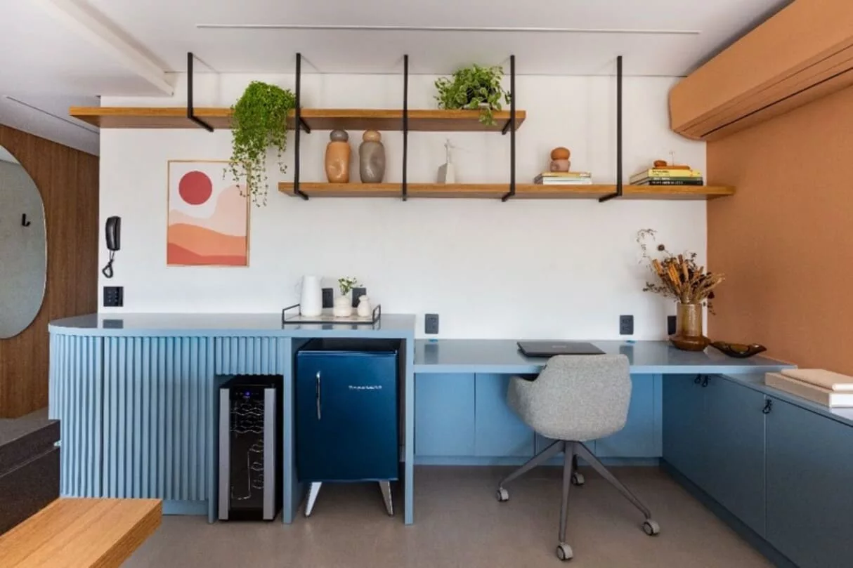 sala de estar com home office