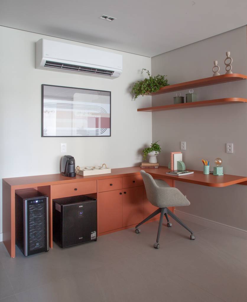 otimização de espaço sala com home office