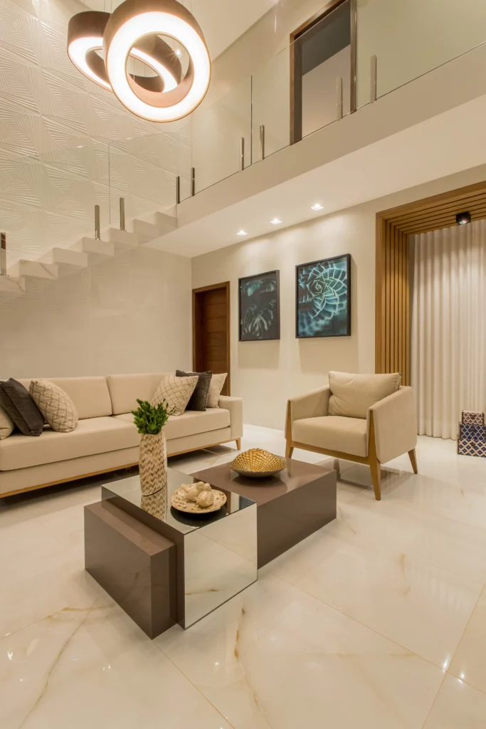 Tendências de decoração vertical para salas com pé direito duplo