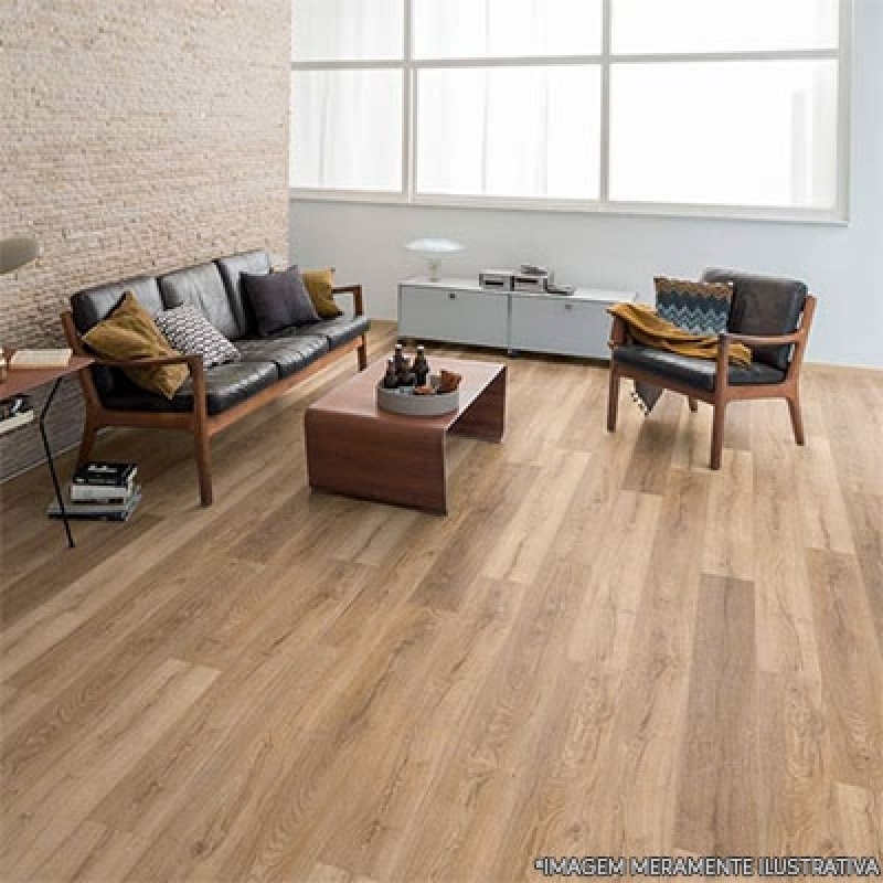 como combinar cores de parede com piso de madeira