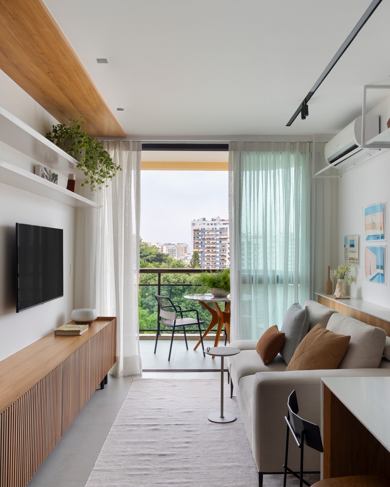 DIY: Transforme sua Sala Pequena com Pouco Dinheiro