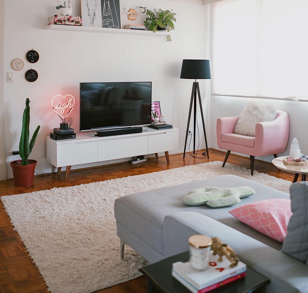 5 Móveis Essenciais para uma Sala de Estar Simples