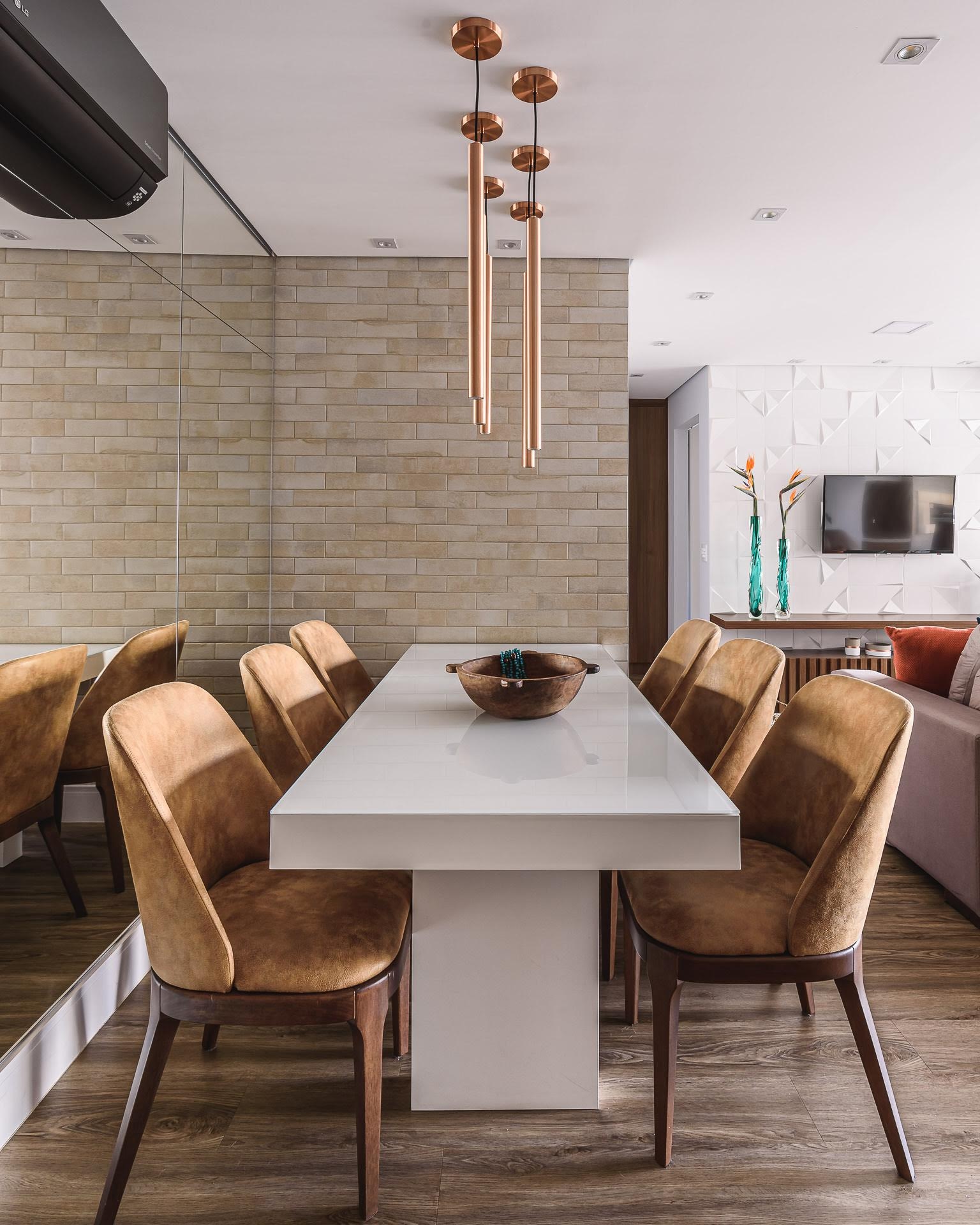 como decorar sala de jantar pequena com mesa redonda