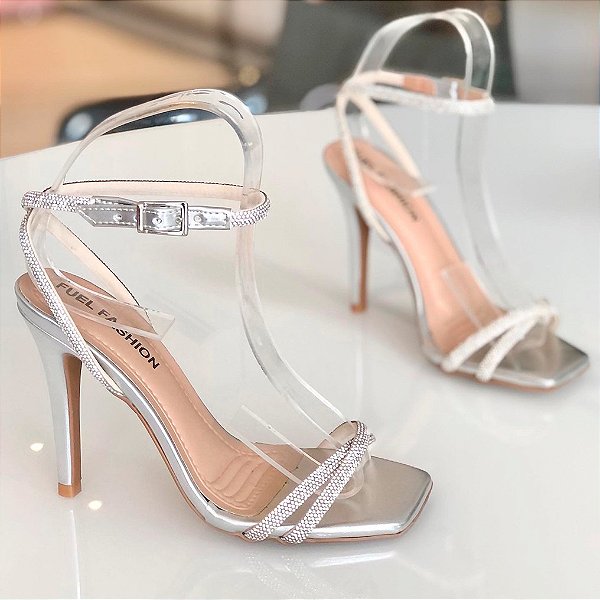 sandália salto fino 3 cm conforto