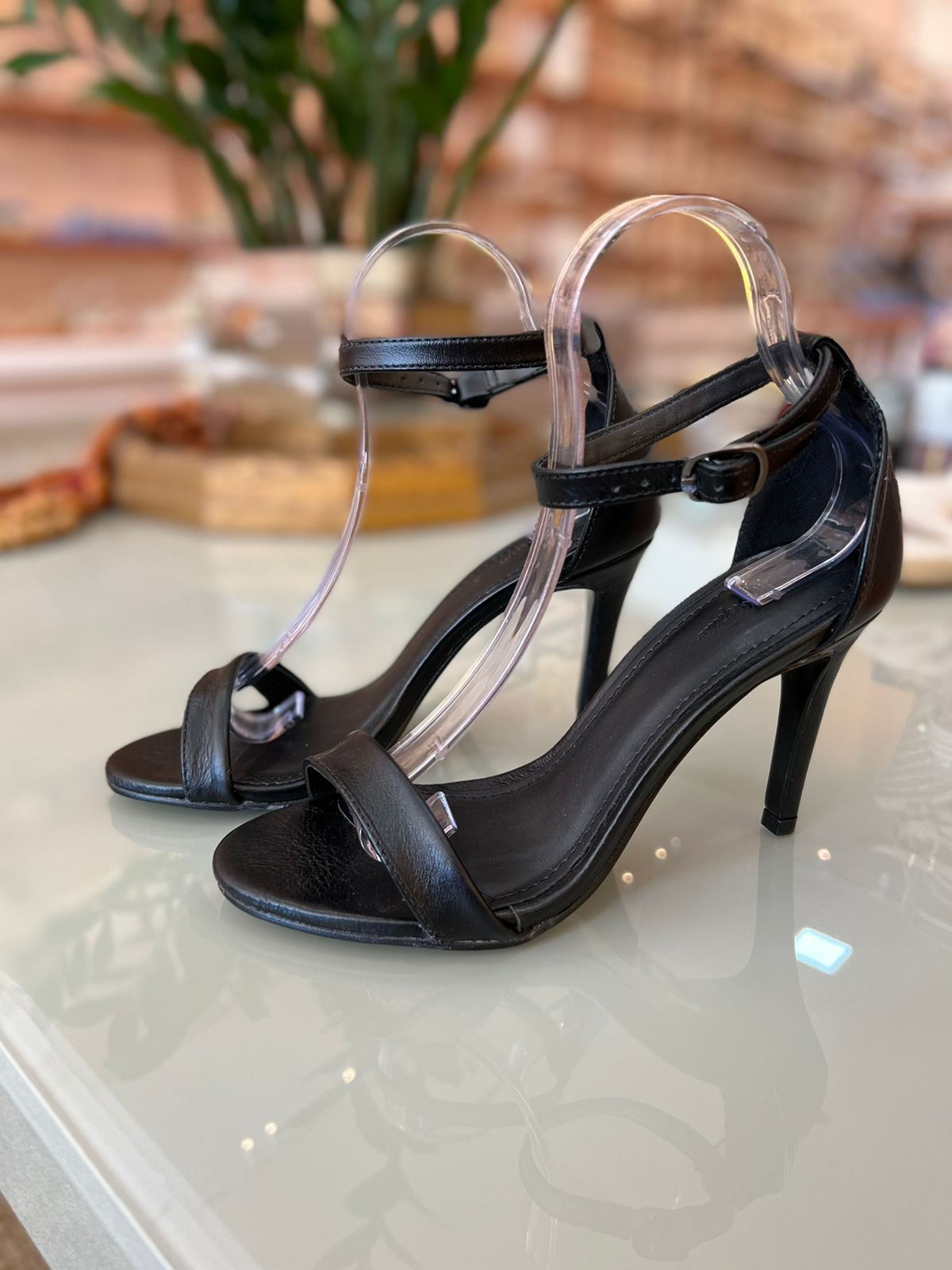 sandália salto baixo fino Brasil