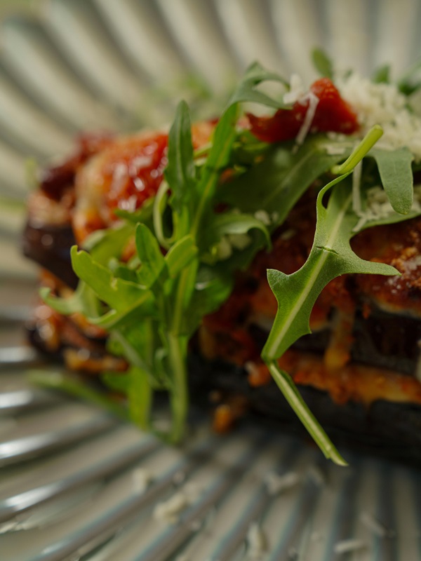 Serralha vs. Dente-de-Leão: Aprenda a Diferenciar e Aproveitar Cada PANC