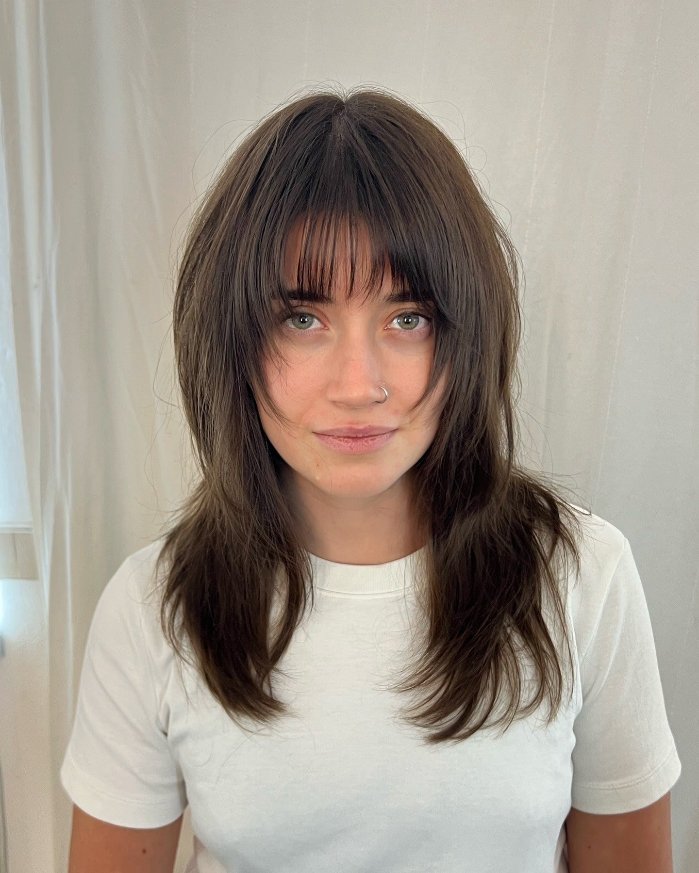 estilos de cabelo com camadas e franja