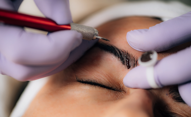 Top 5 Kits de Maquiagem para Sobrancelhas: Resenha do Kit Franciny Ehlke Cor 02