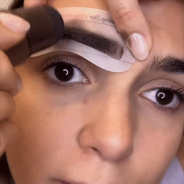 Tendências de Sobrancelhas 2025: O Foco na Naturalidade e Técnicas Inovadoras