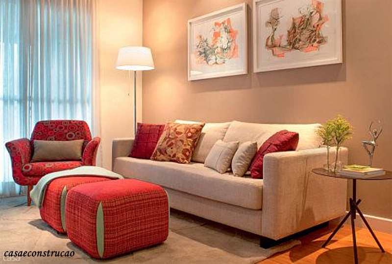 combinacoes de cores para sala com sofa bege