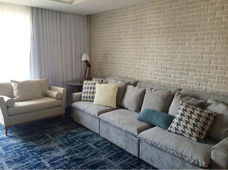 sofa cinza combina com que cor de parede