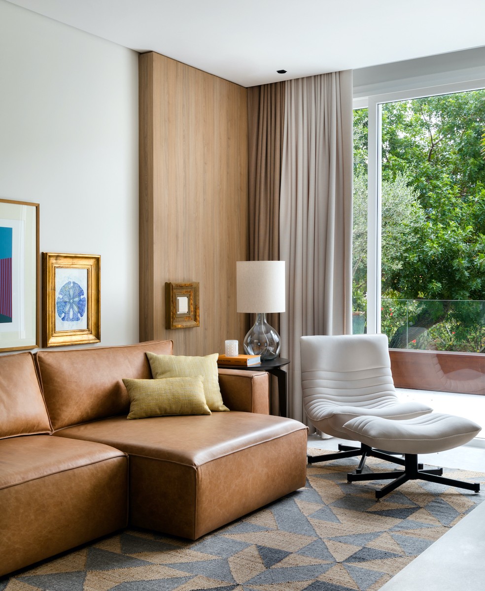 sofa de couro na sala